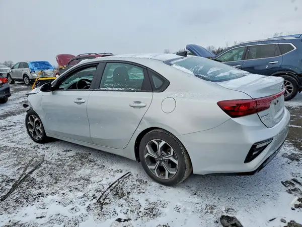 3KPF24AD5ME337239 2021 KIA FORTE - Image 2