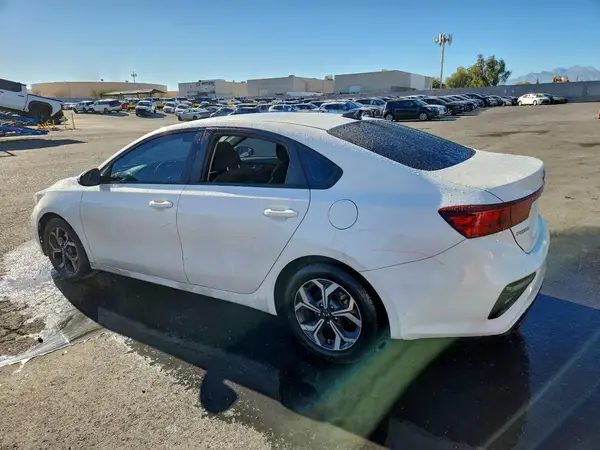 3KPF24AD5ME340304 2021 KIA FORTE - Image 2