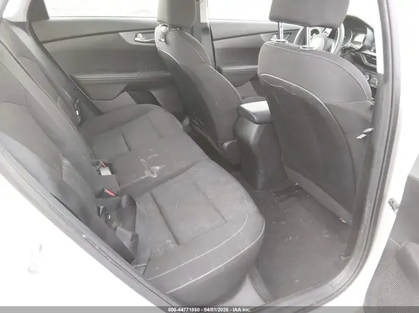 3KPF24AD5ME340318 2021 KIA FORTE - Image 8