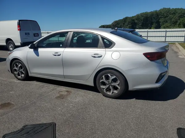 3KPF24AD5ME348757 2021 KIA FORTE - Image 2