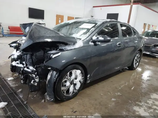 3KPF24AD5ME348998 2021 KIA FORTE - Image 2