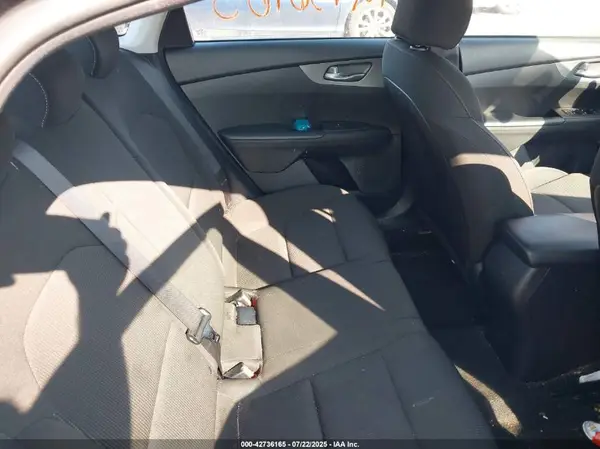3KPF24AD5ME349276 2021 KIA FORTE - Image 8