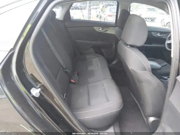 3KPF24AD5ME353523 2021 KIA FORTE - Image 8