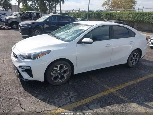 3KPF24AD5ME359628 2021 KIA FORTE - Image 2