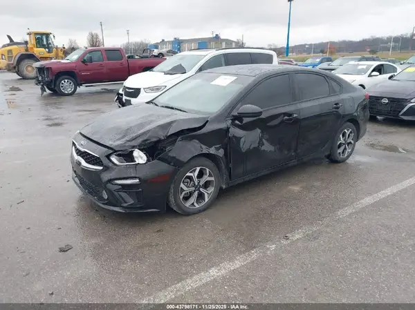 3KPF24AD5ME360228 2021 KIA FORTE - Image 2