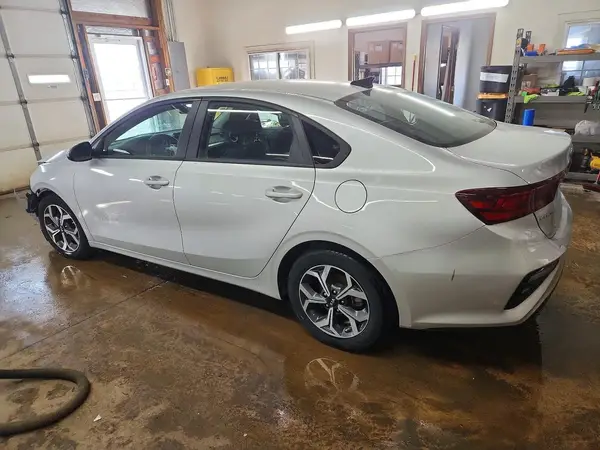 3KPF24AD5ME363985 2021 KIA FORTE - Image 2