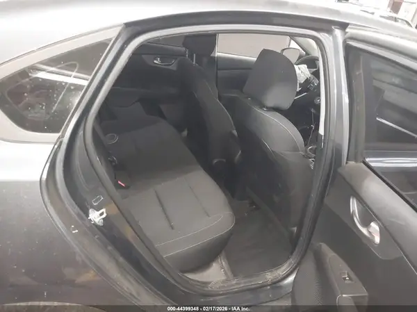 3KPF24AD5ME368619 2021 KIA FORTE - Image 8