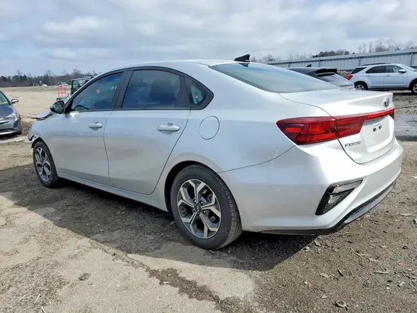 3KPF24AD5ME369933 2021 KIA FORTE - Image 2
