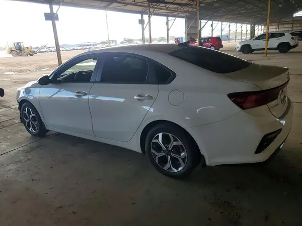 3KPF24AD5ME372055 2021 KIA FORTE - Image 2