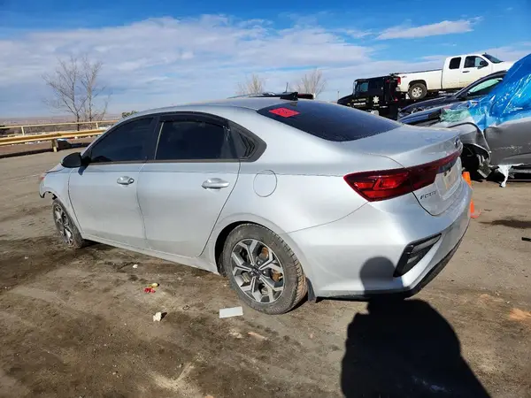 3KPF24AD5ME376719 2021 KIA FORTE - Image 2