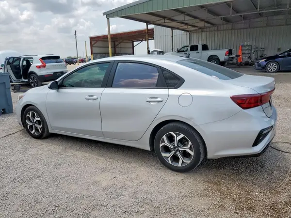 3KPF24AD5ME377093 2021 KIA FORTE - Image 2