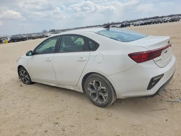 3KPF24AD5ME377787 2021 KIA FORTE - Image 2