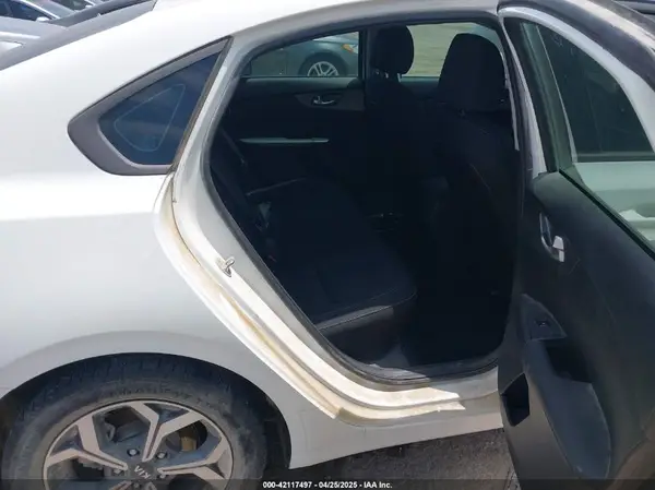 3KPF24AD5ME378373 2021 KIA FORTE - Image 8