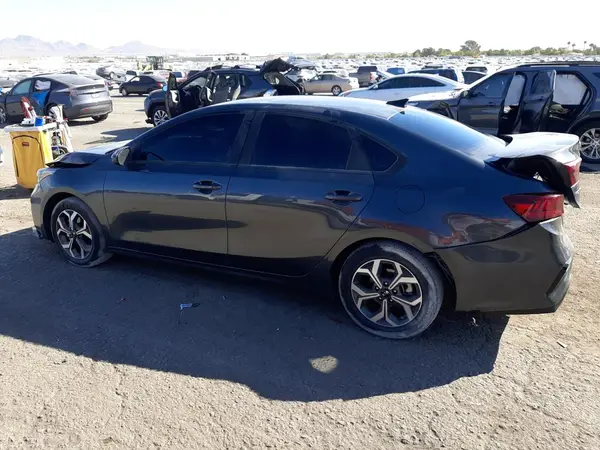 3KPF24AD5ME379913 2021 KIA FORTE - Image 2