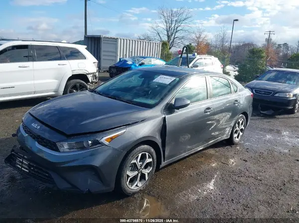 3KPF24AD5ME381452 2021 KIA FORTE - Image 2