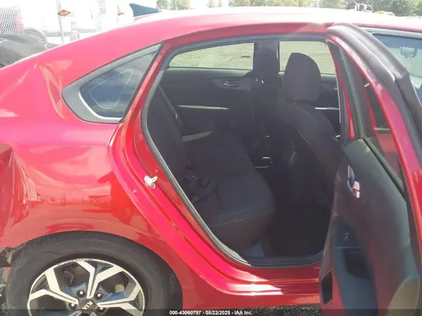 3KPF24AD5ME386957 2021 KIA FORTE - Image 8