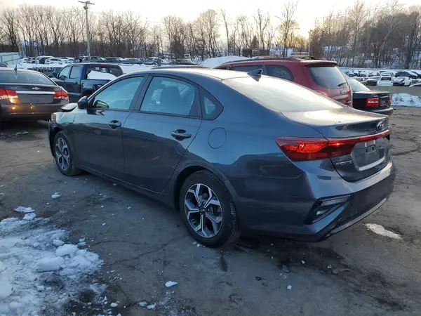 3KPF24AD5ME392094 2021 KIA FORTE - Image 2