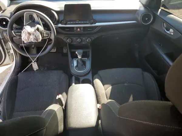 3KPF24AD5ME394363 2021 KIA FORTE - Image 8