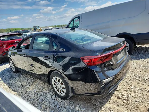 3KPF24AD5ME395285 2021 KIA FORTE - Image 2