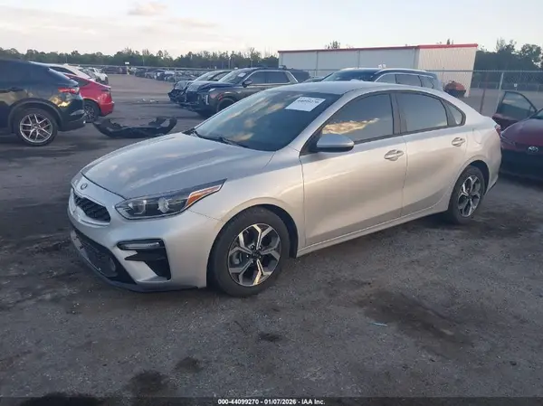 3KPF24AD5ME401683 2021 KIA FORTE - Image 2