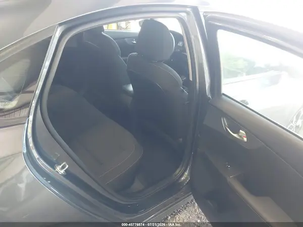 3KPF24AD5ME404986 2021 KIA FORTE - Image 8