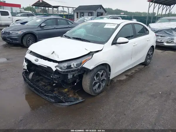 3KPF24AD5ME405958 2021 KIA FORTE - Image 2