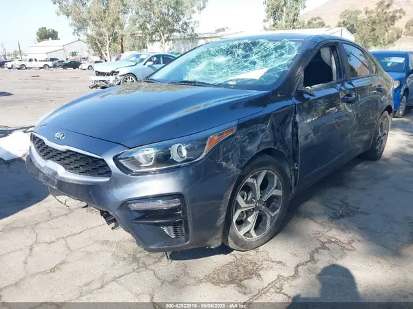 3KPF24AD5ME406575 2021 KIA FORTE - Image 2