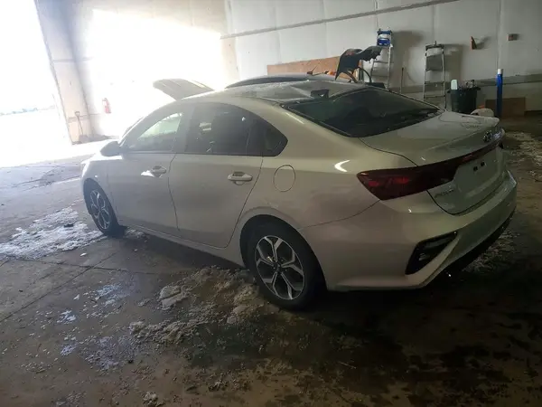 3KPF24AD5ME413770 2021 KIA FORTE - Image 2