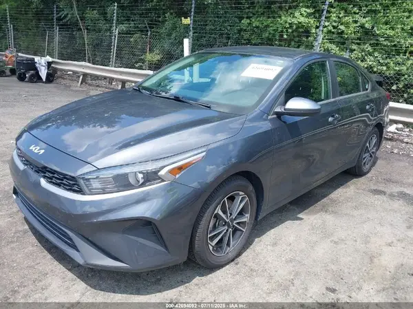 3KPF24AD5NE417853 2022 KIA FORTE - Image 2