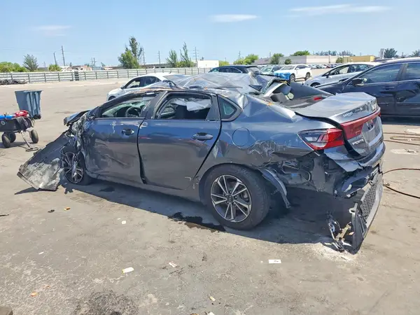 3KPF24AD5NE418226 2022 KIA FORTE - Image 2