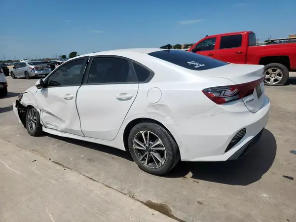 3KPF24AD5NE425371 2022 KIA FORTE - Image 2