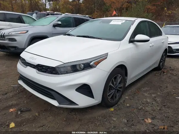 3KPF24AD5NE425788 2022 KIA FORTE - Image 2