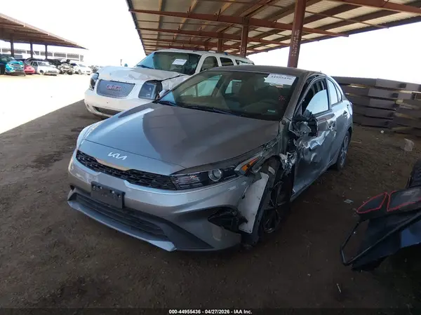 3KPF24AD5NE426469 2022 KIA FORTE - Image 2