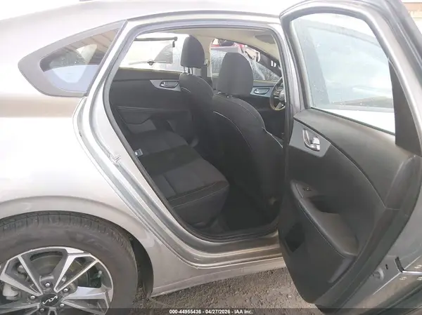 3KPF24AD5NE426469 2022 KIA FORTE - Image 8