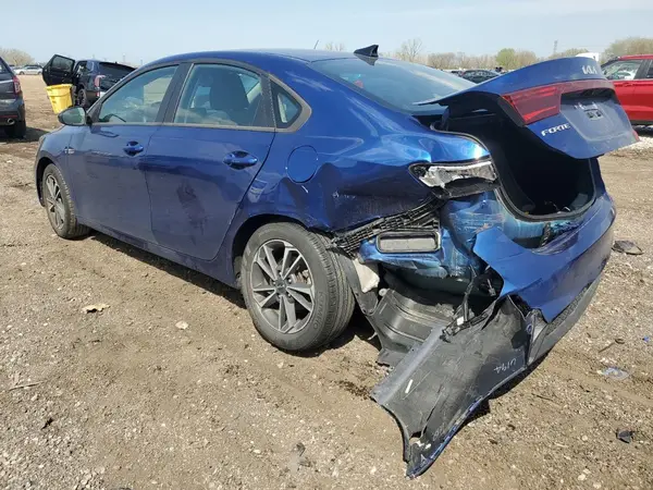 3KPF24AD5NE427329 2022 KIA FORTE - Image 2