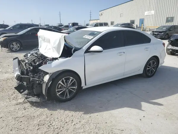 3KPF24AD5NE427668 2022 KIA FORTE - Image 1