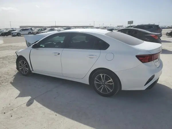 3KPF24AD5NE427668 2022 KIA FORTE - Image 2
