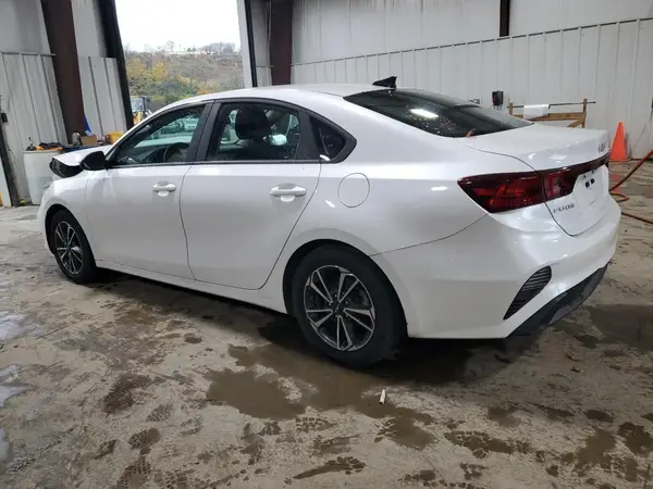 3KPF24AD5NE428349 2022 KIA FORTE - Image 2