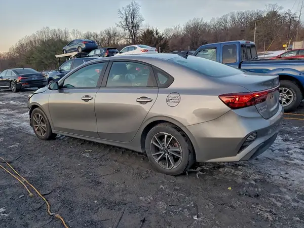 3KPF24AD5NE433051 2022 KIA FORTE - Image 2