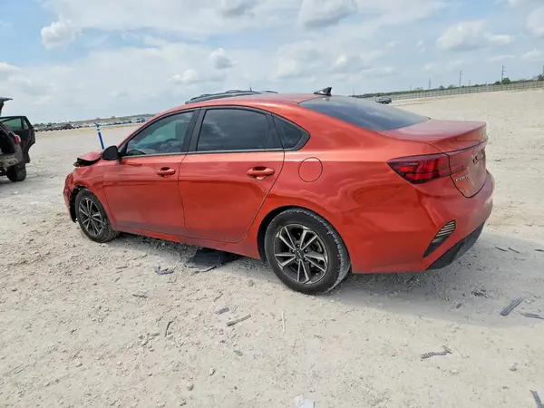 3KPF24AD5NE433745 2022 KIA FORTE - Image 2