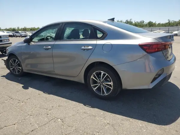 3KPF24AD5NE436712 2022 KIA FORTE - Image 2