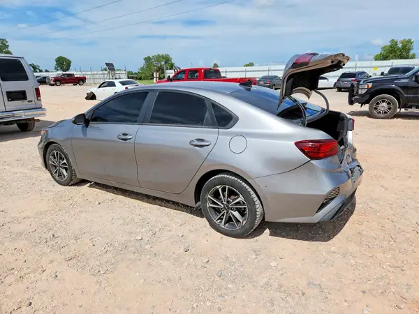 3KPF24AD5NE436726 2022 KIA FORTE - Image 2