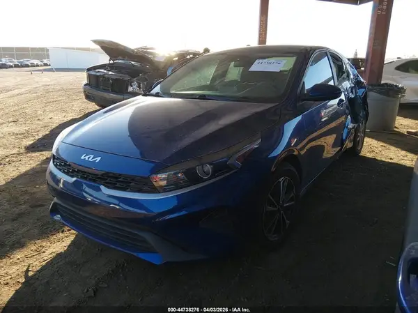 3KPF24AD5NE437052 2022 KIA FORTE - Image 2