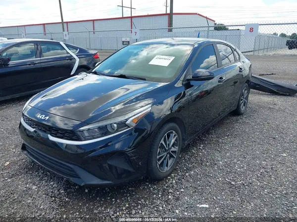 3KPF24AD5NE438718 2022 KIA FORTE - Image 2