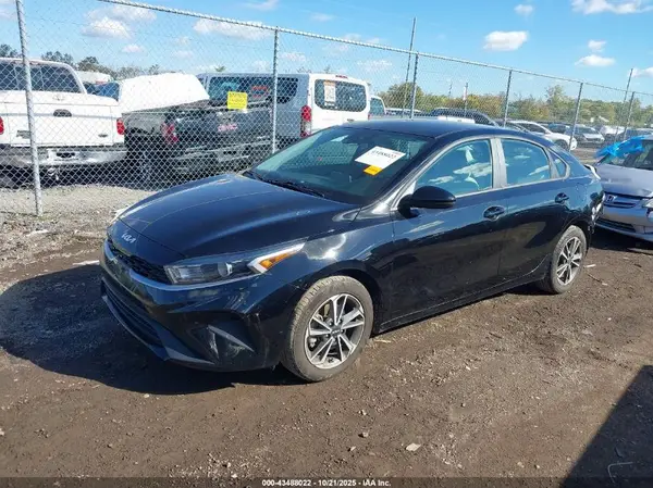 3KPF24AD5NE438783 2022 KIA FORTE - Image 2