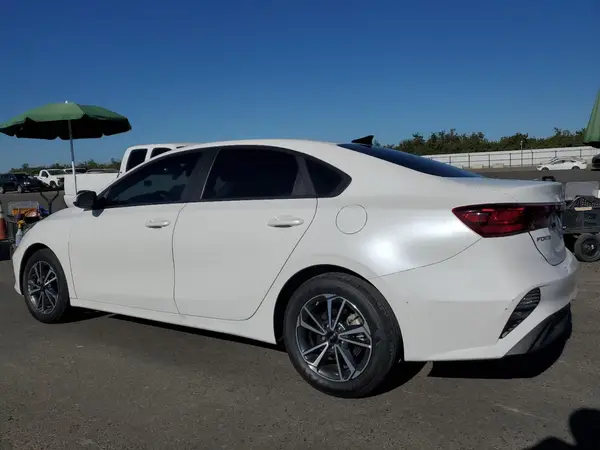 3KPF24AD5NE440422 2022 KIA FORTE - Image 2