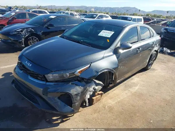 3KPF24AD5NE440937 2022 KIA FORTE - Image 2
