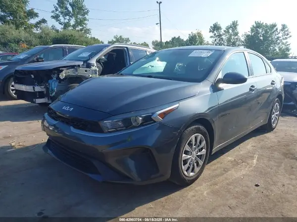3KPF24AD5NE441635 2022 KIA FORTE - Image 2