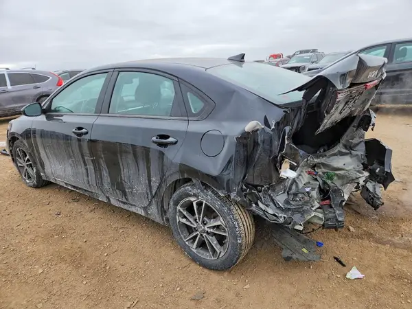 3KPF24AD5NE442137 2022 KIA FORTE - Image 2