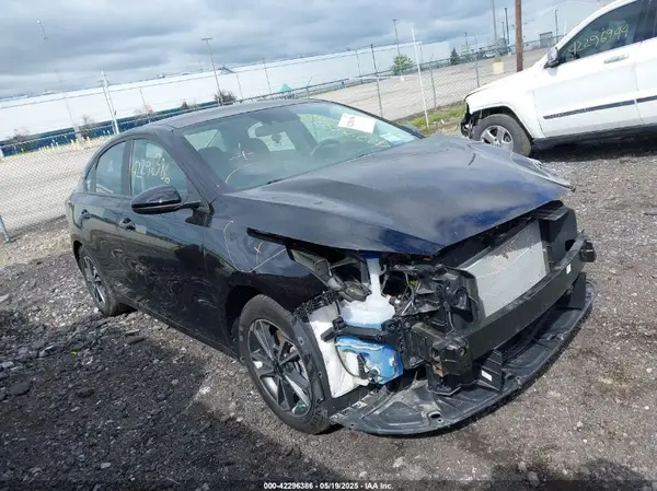 3KPF24AD5NE449153 2022 KIA FORTE - Image 1